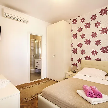 Burin Apartment *