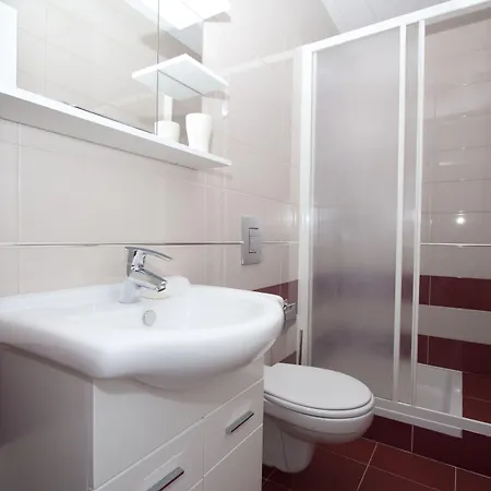 Burin Apartment *