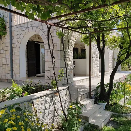 Apartment Burin Mlini
