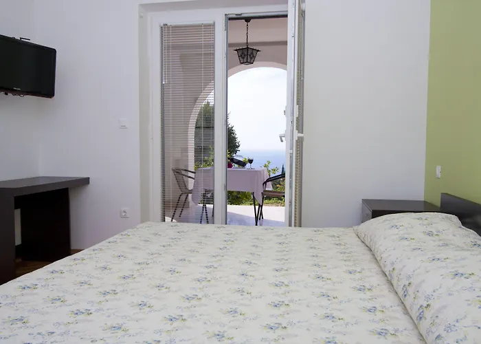 Burin アパート ムリニ