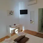 Burin Apartament *