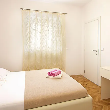 Apartment Burin